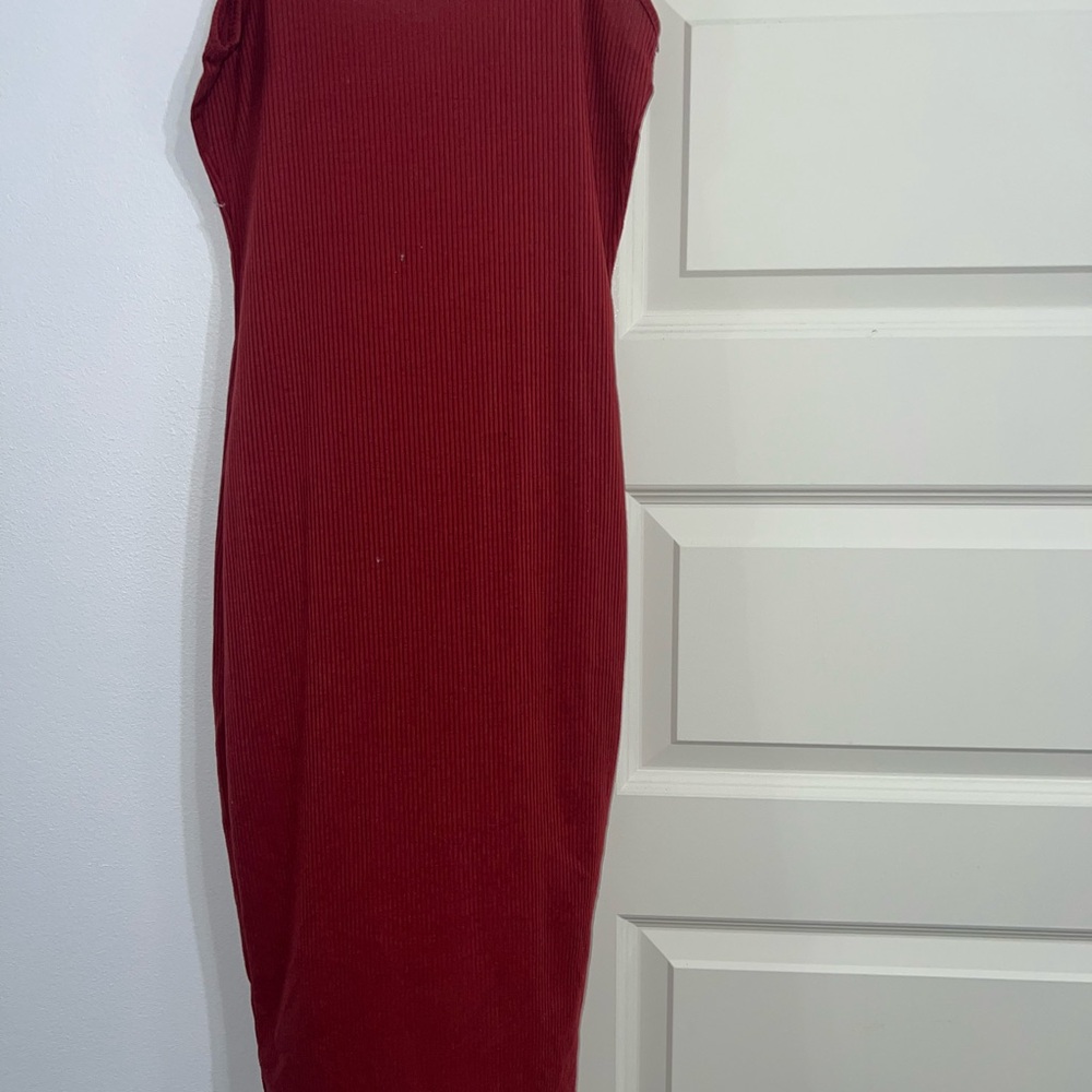 Elegant Red Sleeveless Dress